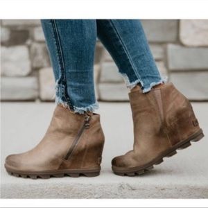 Sorel waterproof wedge booties Joan of Artic wedge ll Nubuck